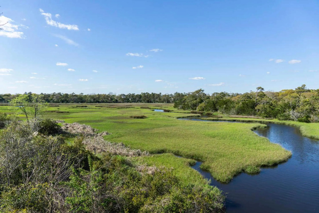 Lay Z Days by Oak Island Accommodations