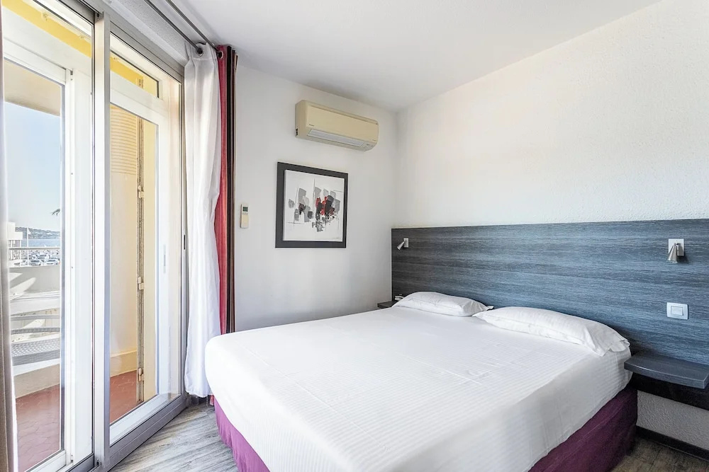 Standard Double room with balcony and with sea view (full double bed)