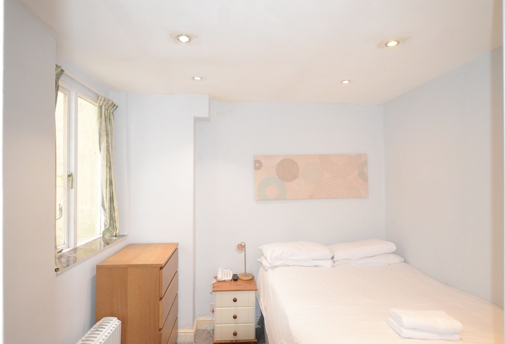 Отель Amber Residence Hotel в Лондоне