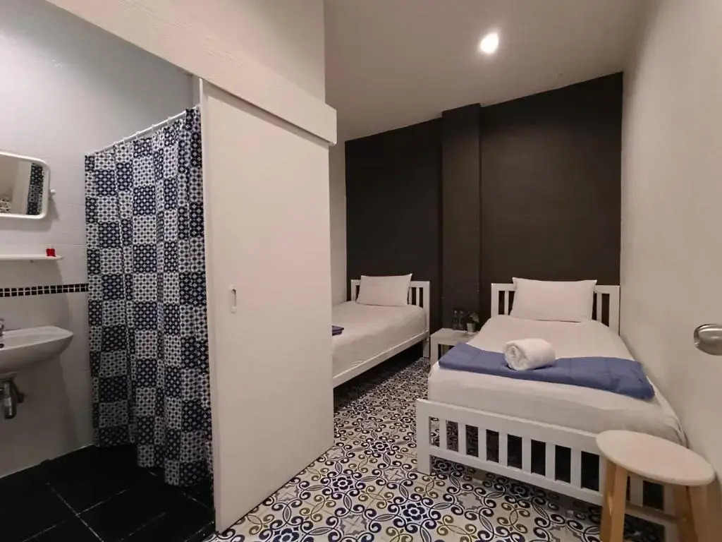 Двухместный номер Economy 2 отдельные кровати в Chino Town at Yaowarat Phuket