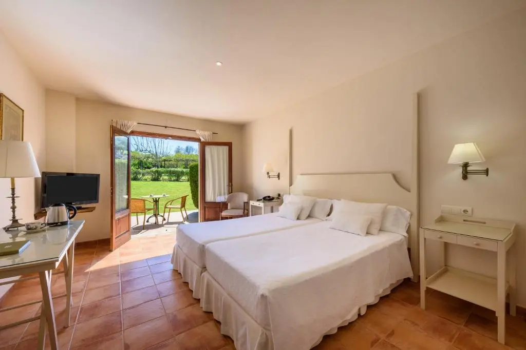 Superior Double room (full double bed)