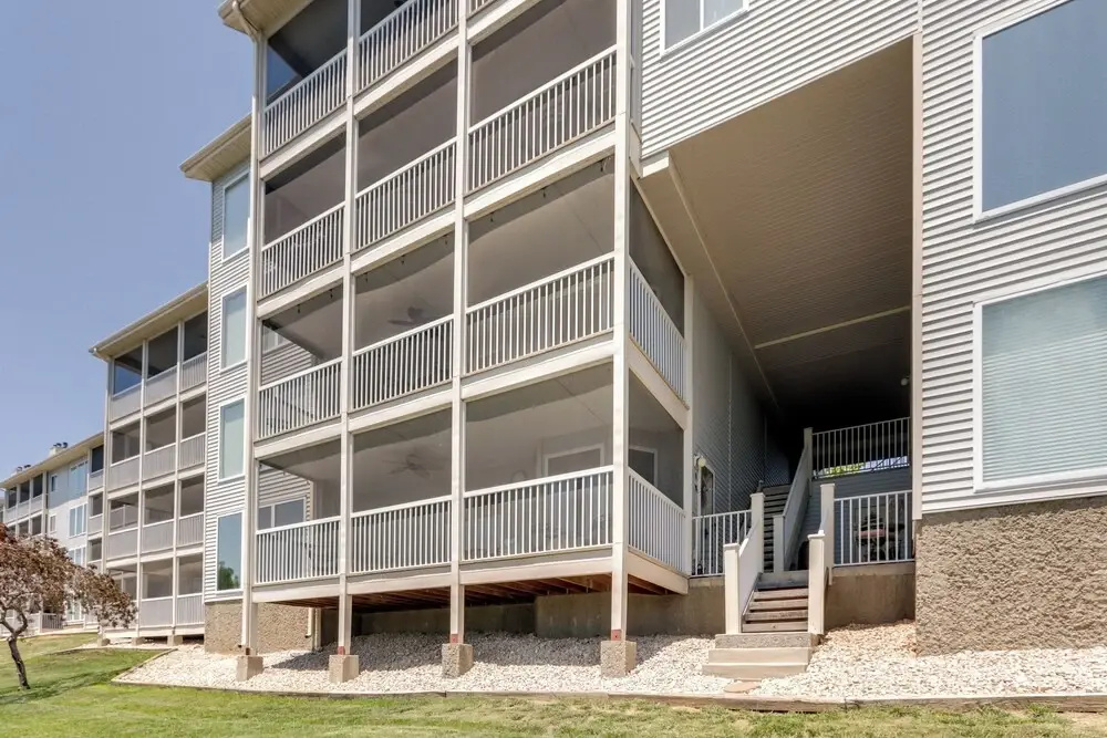 Lake Views & Screened Porch: Ozarks Getaway!