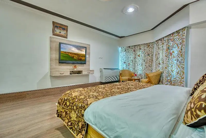 Premium Double room (full double bed)