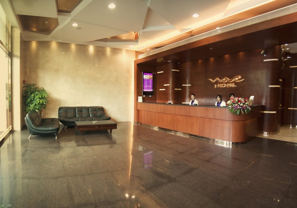 J hotel