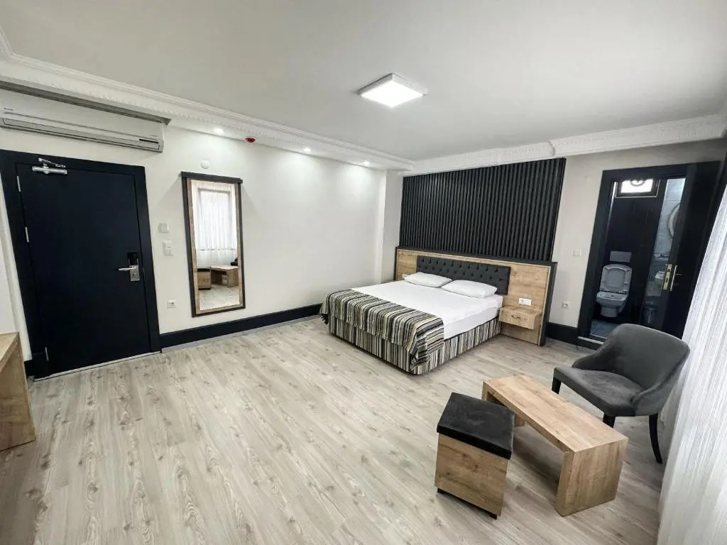Standard Double room (full double bed)