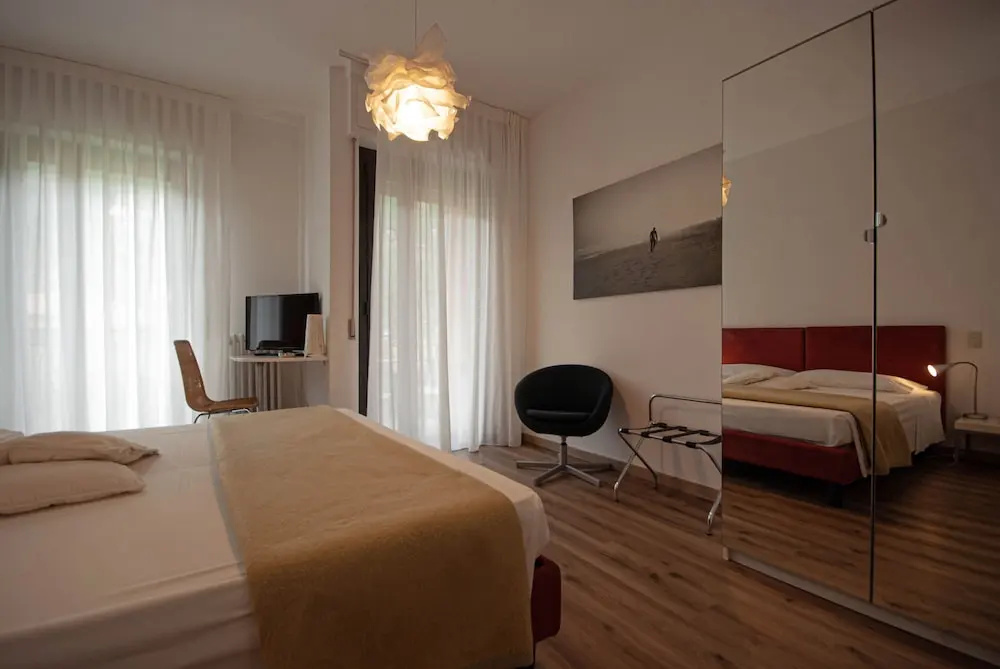 Standard Double room with balcony (full double bed)
