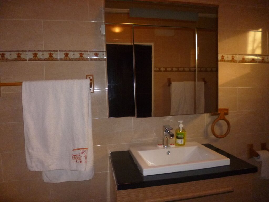 Image 7