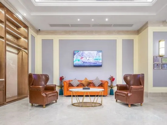 Lobby & Reception