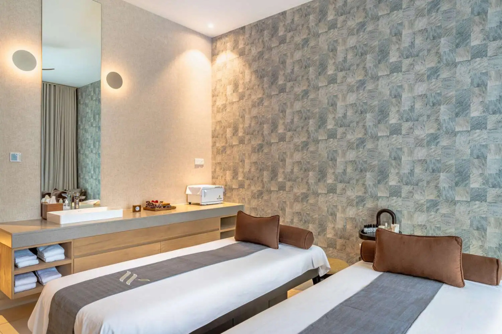 Отель Barcelo Nasandhura Male в Мале