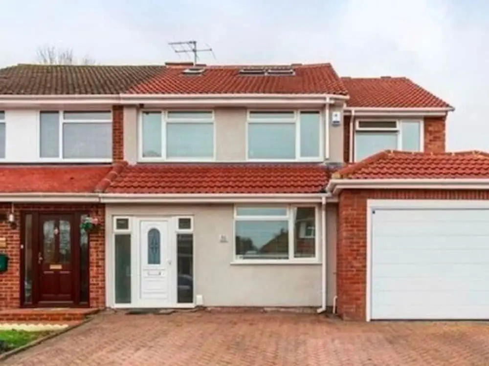 Plush Holiday Home in Slough Near Windsor Castle