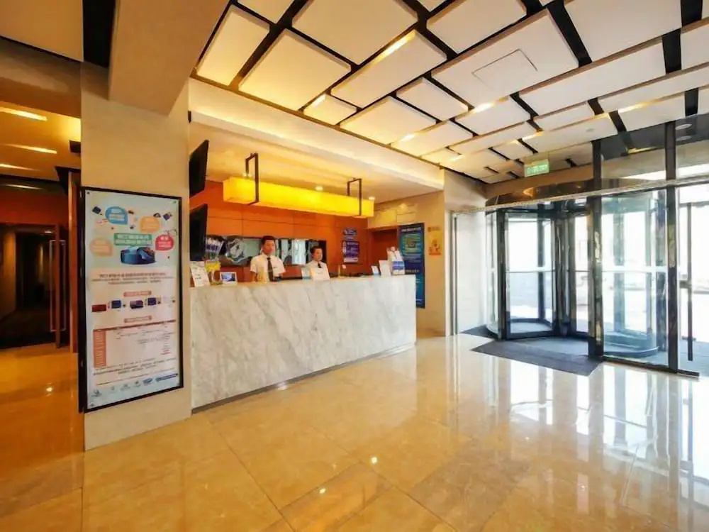 Lobby & Reception