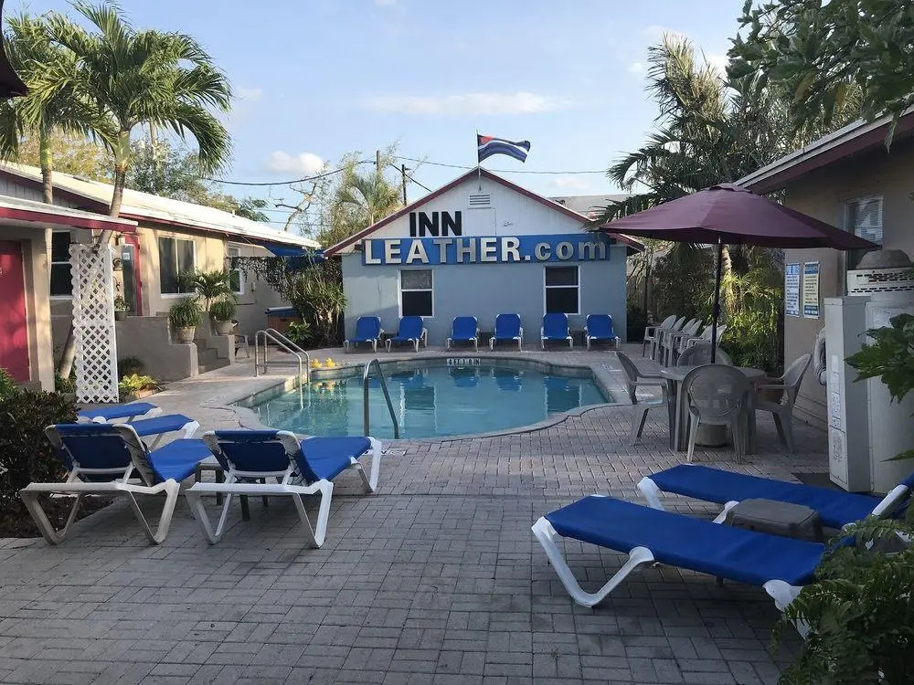 Inn Leather Guest House - 4