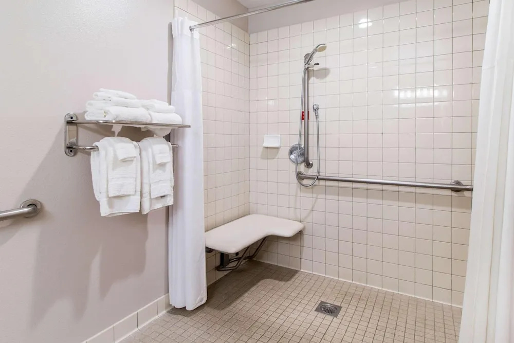 BaySide Inn & Suites Eureka - Chambres
