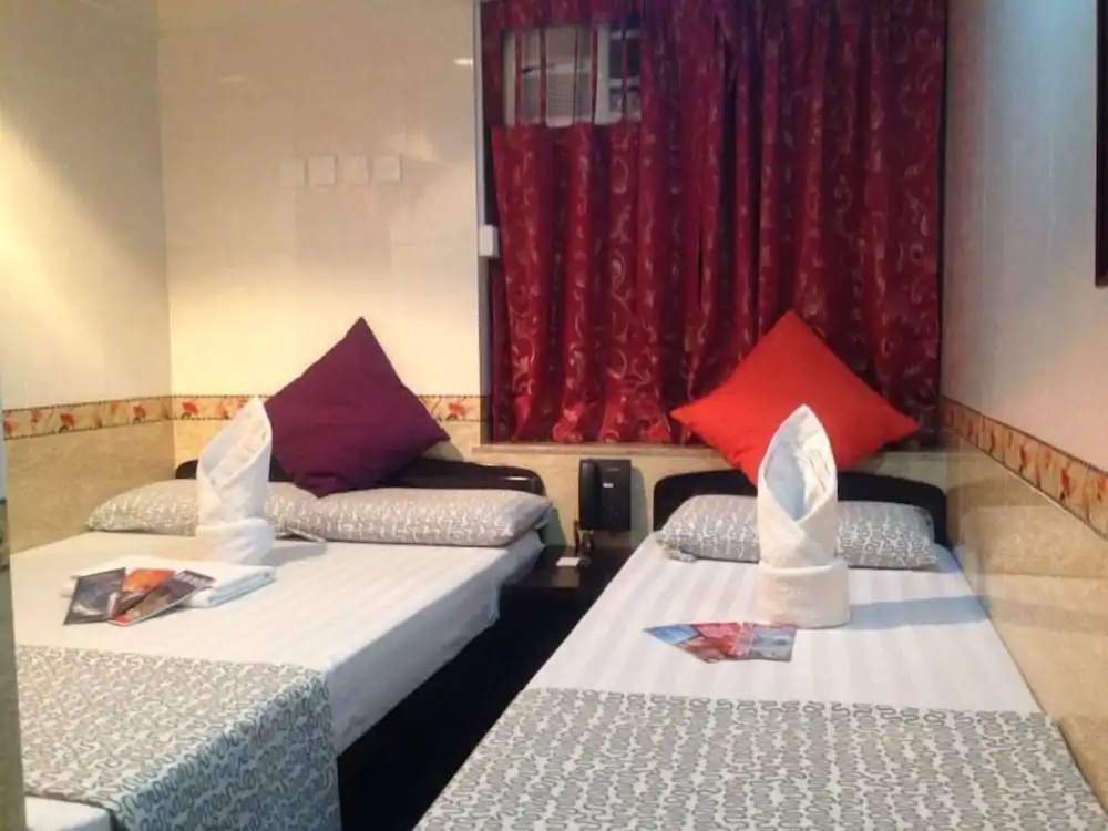 Standard Triple room