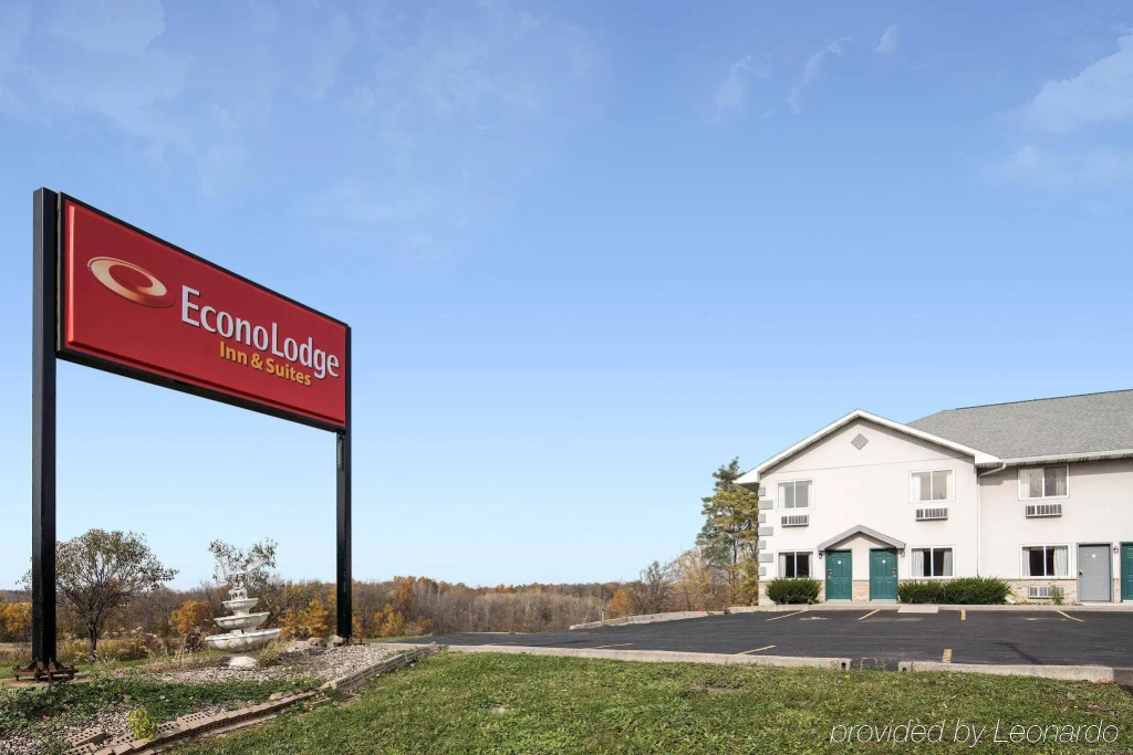 Red Carpet Inn Suites Cananda