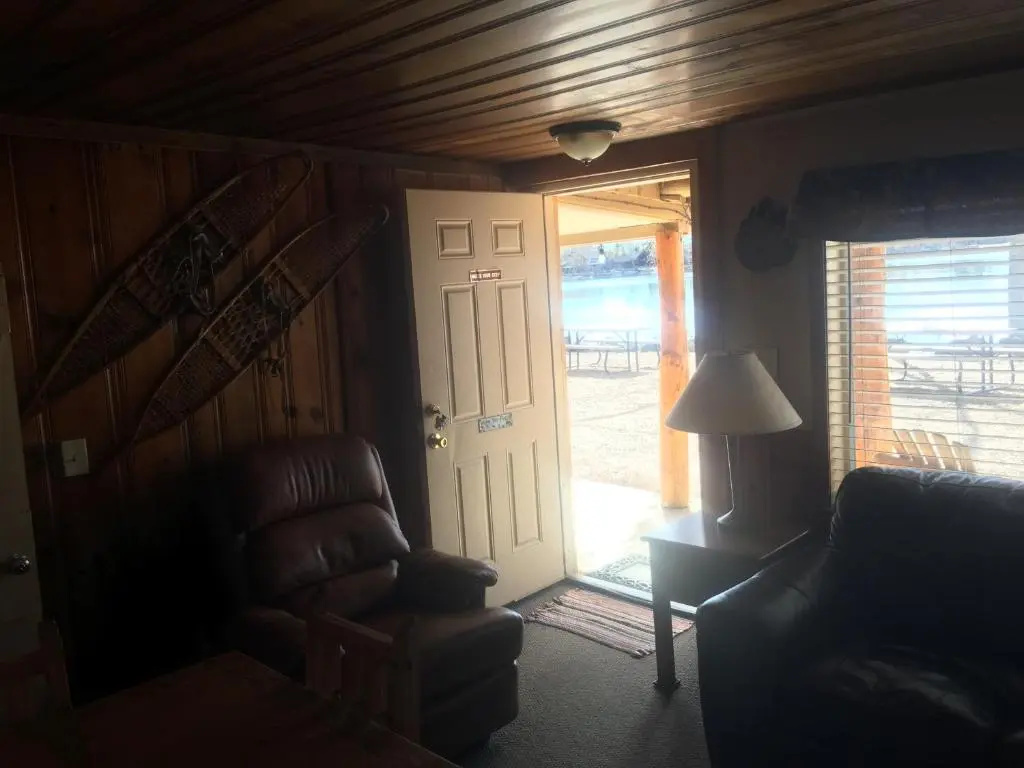 Rainbow's End Resort on Rainbow Lake - Chambres