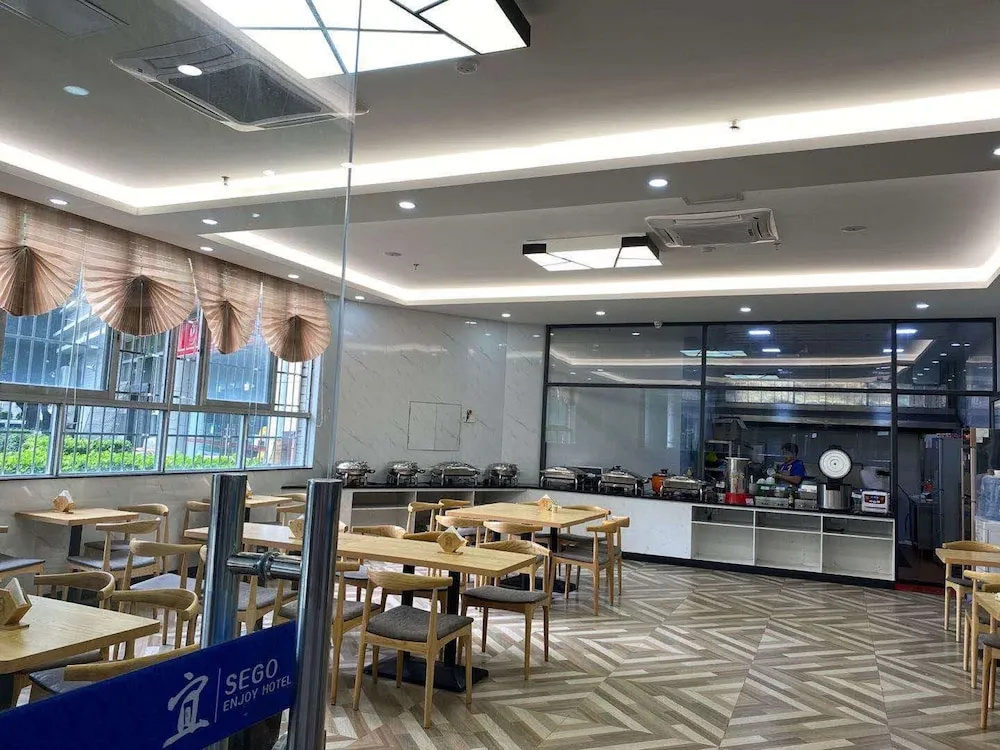 Food & Beverage