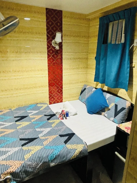 Deluxe Double room (full double bed)
