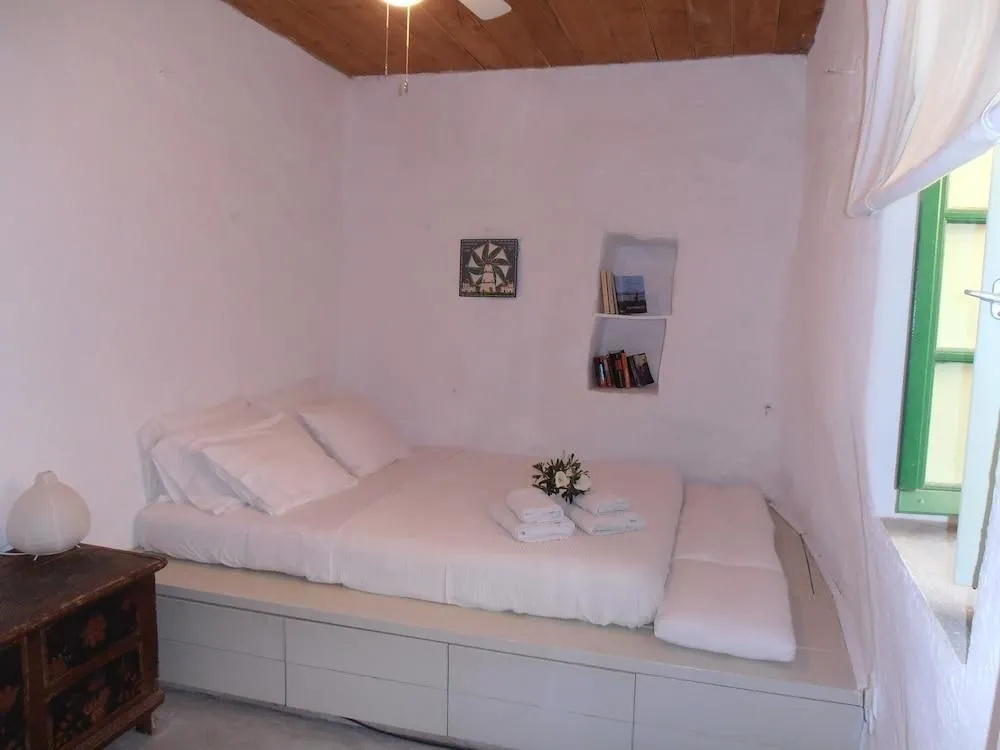 Hidesign Athens Traditional Stone house in Kea — 4
