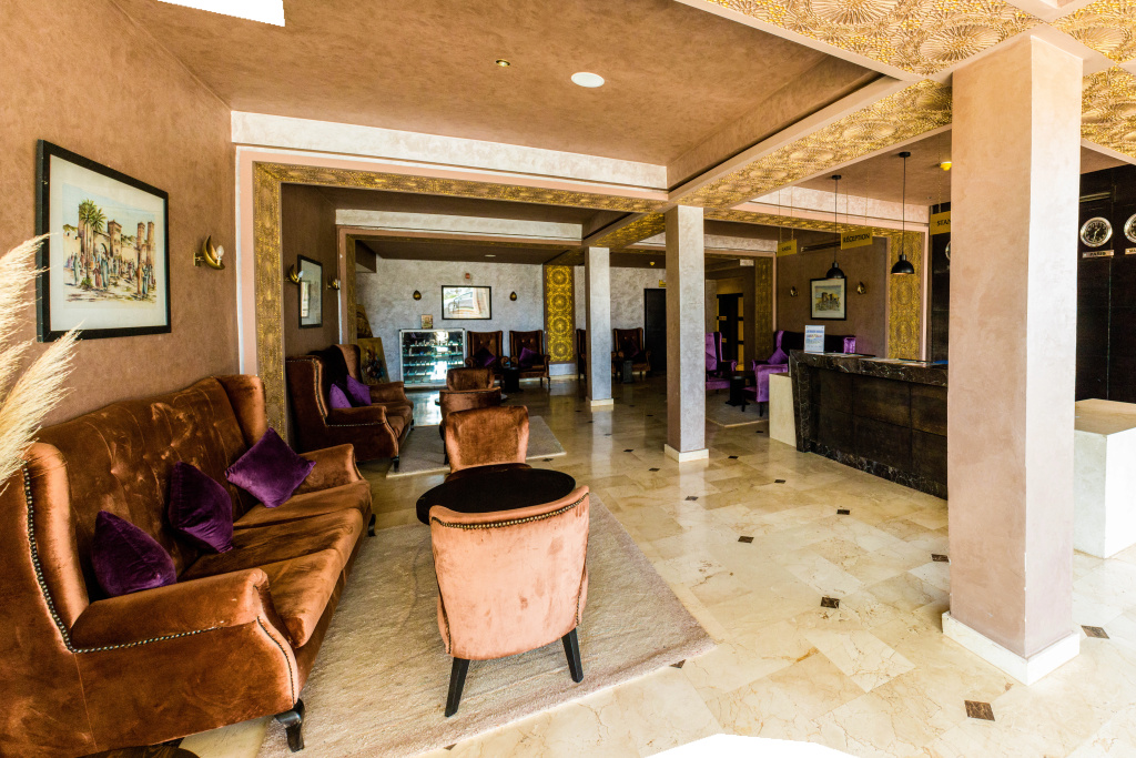 Lobby & Reception