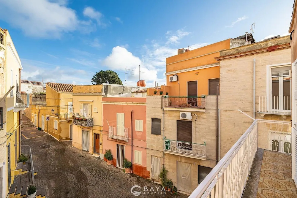 Ca Rouge - Modern Bright 3BR Boutique Retreat in the Heart of Carloforte