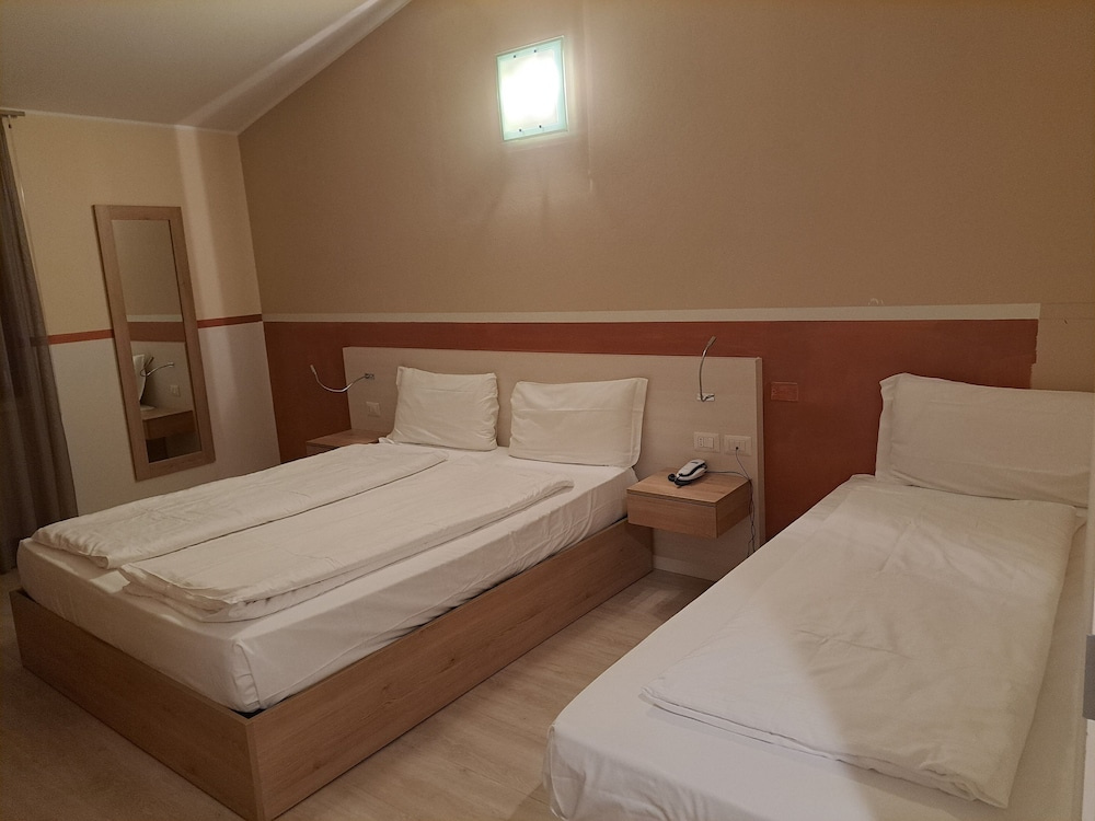 Economy room