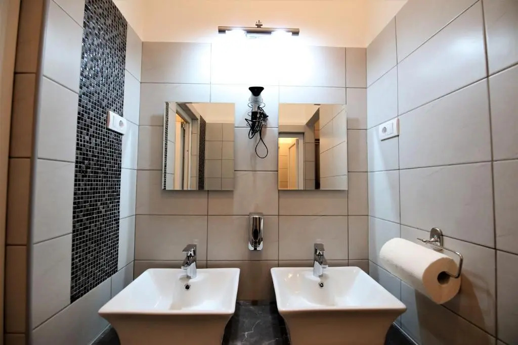 Comfort room