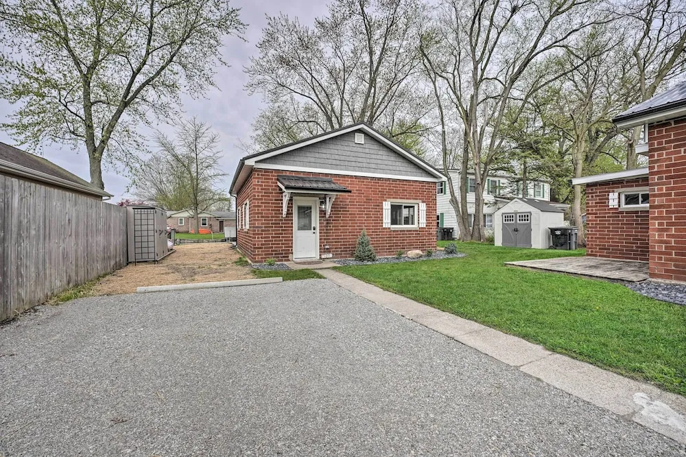 Waterfront Syracuse Home w/ Patio & Fire Pit! - фото 20
