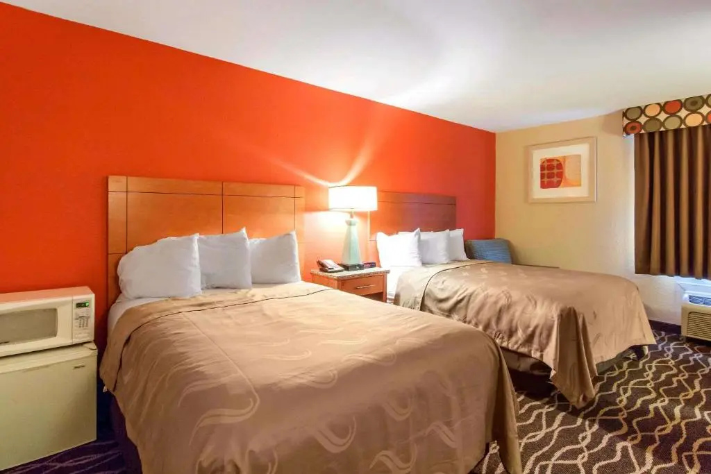 Quality Inn & Suites I-35 near Frost Bank Center - Chambres