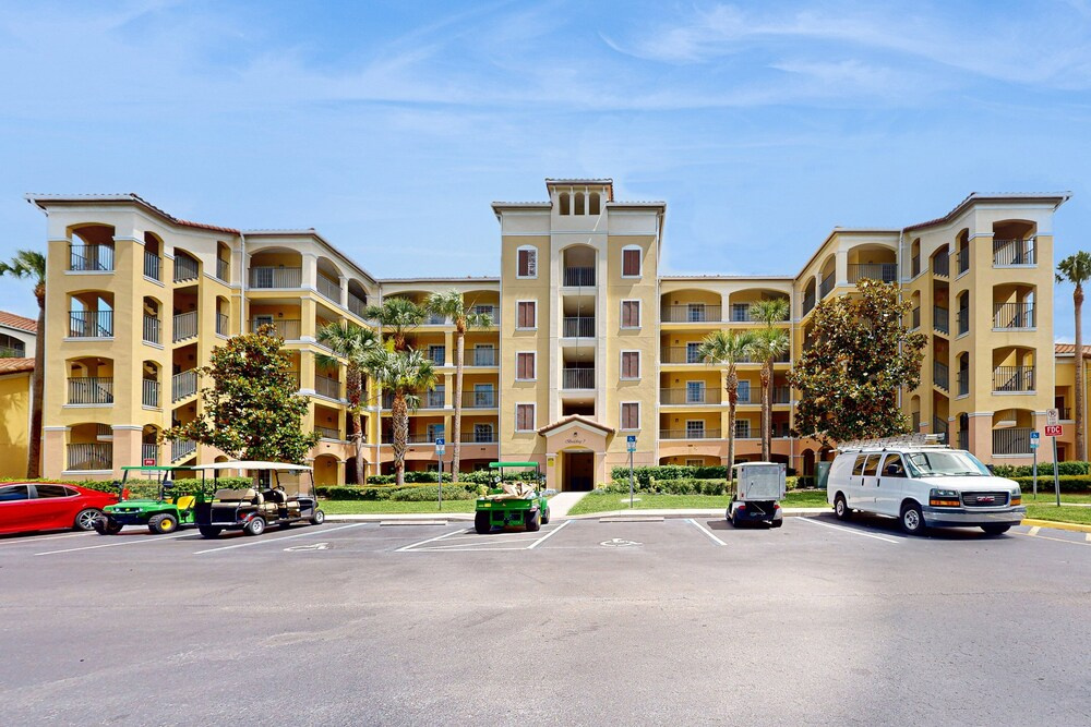 Comfy Condo With Central AC, Wifi, Private Washer/dryer Minutes to Theme Parks