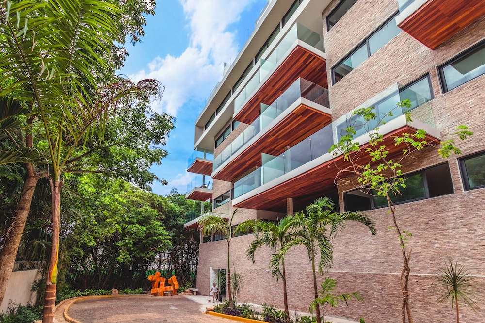 2 BR Roof Pool & Gym - Cruz con Mar 406