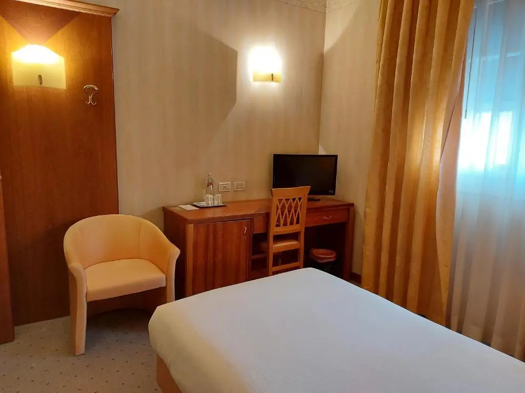 PHI Hotel Astoria - Chambres