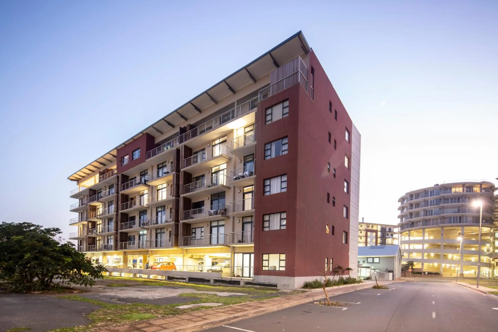 uSHAKA WATERFRONT - LUXURIOUS LAVISH LOOKER