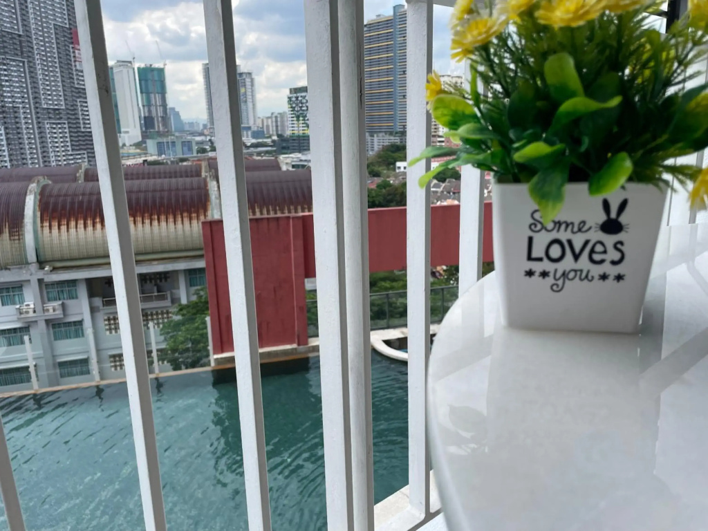 Private Jacuzzi Staycation at KL City 712