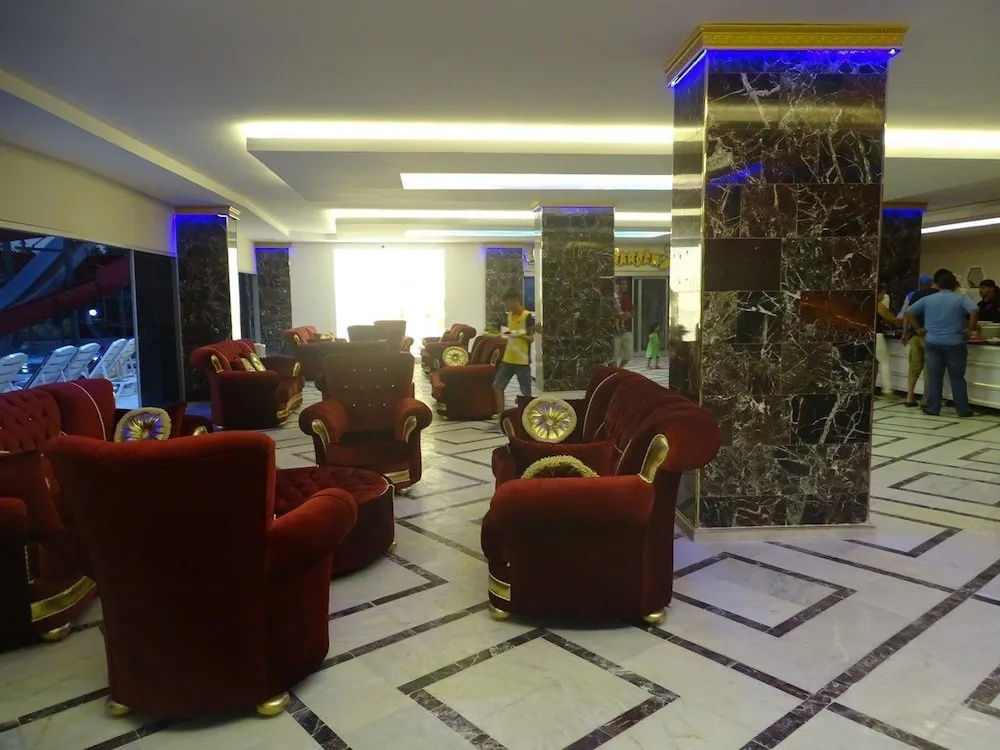 Lobby & Reception