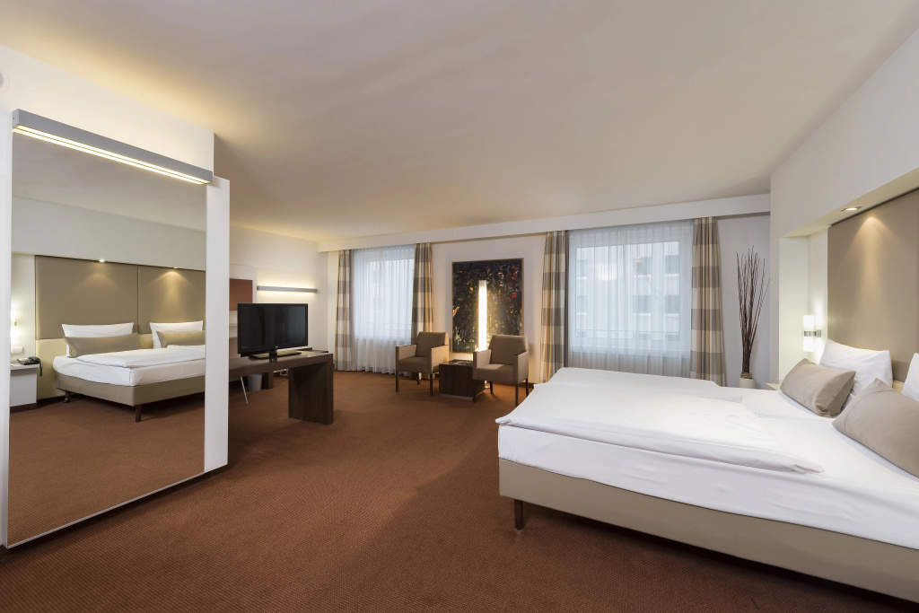 Estrel Hotel Berlin — фото