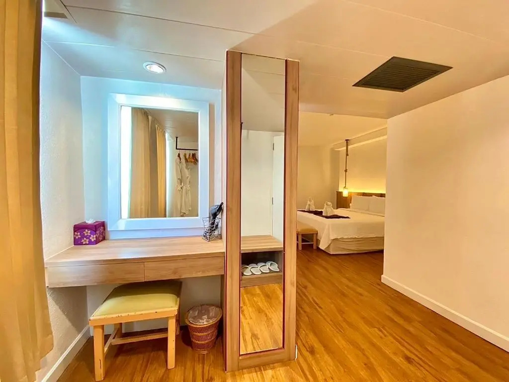 Thong Tarin Hotel - Chambres