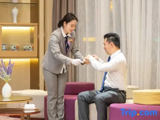 Lavande Hotels （Shenzhen Bujiong Metro Station Store, Shajing District）