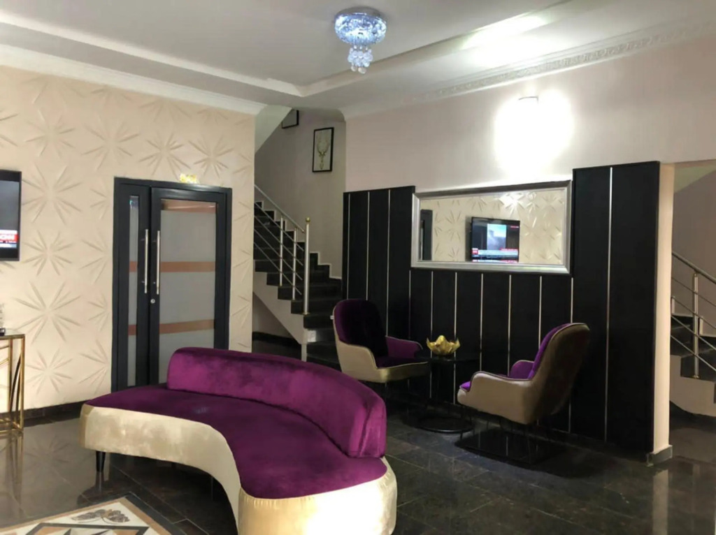 Sparklyn Hotels & Suites