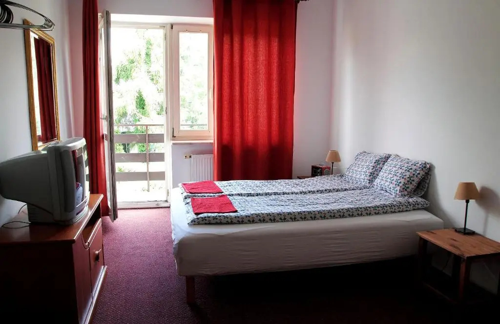 Standard Double room (full double bed)