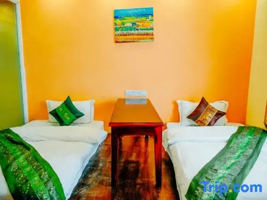 Standard room with courtyard view