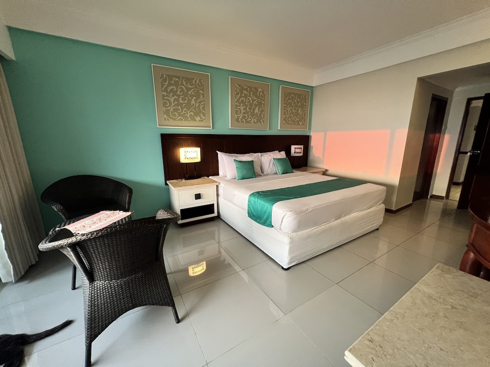 Kuta One Party Hotel