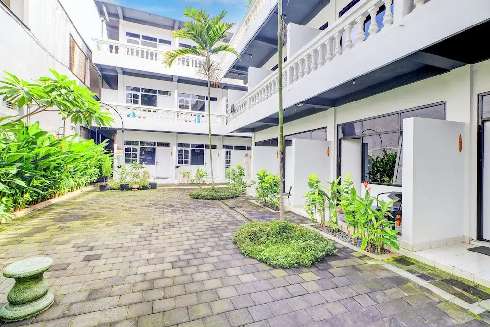 Collection O at Jalan Padma near Legian Beach — фото