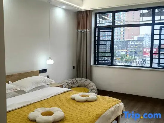 Deluxe Double room (full double bed)