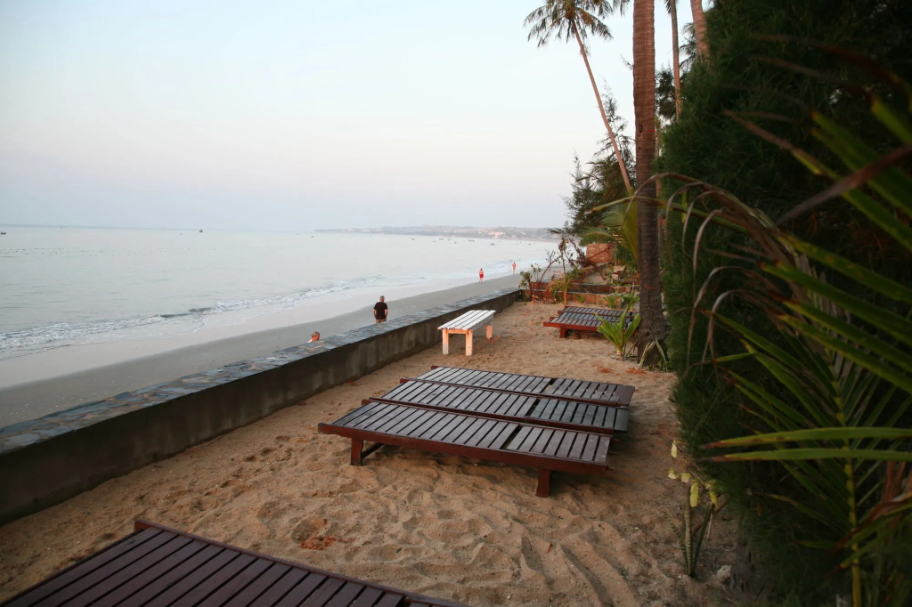Beach & Waterfront