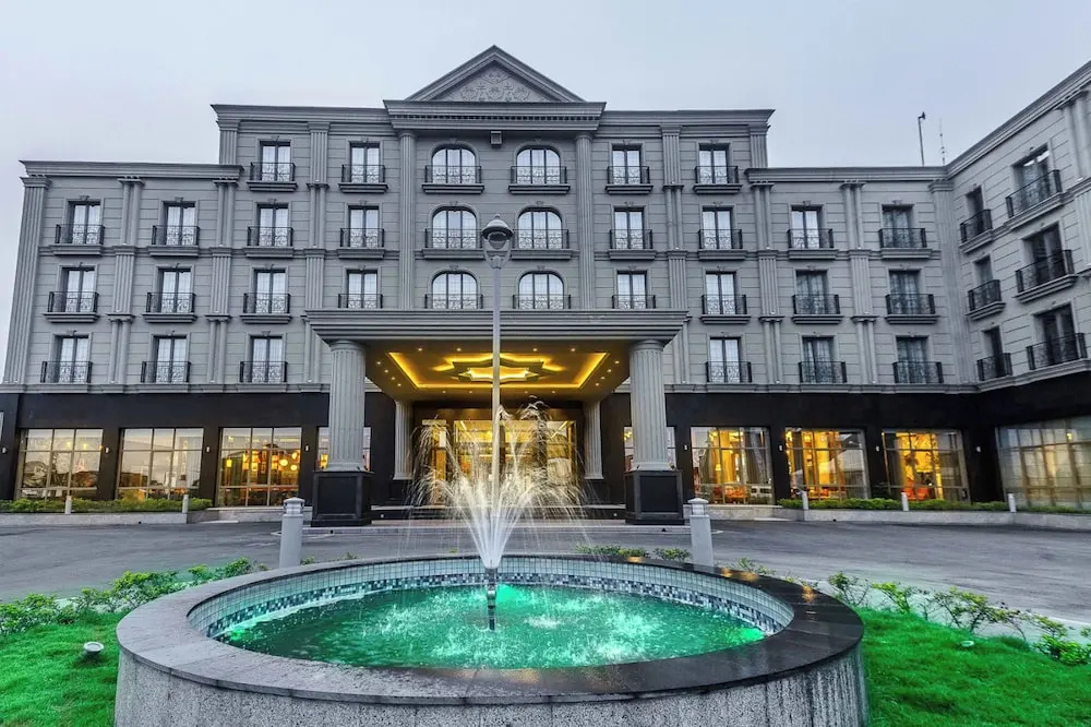 J's Signature Hotel