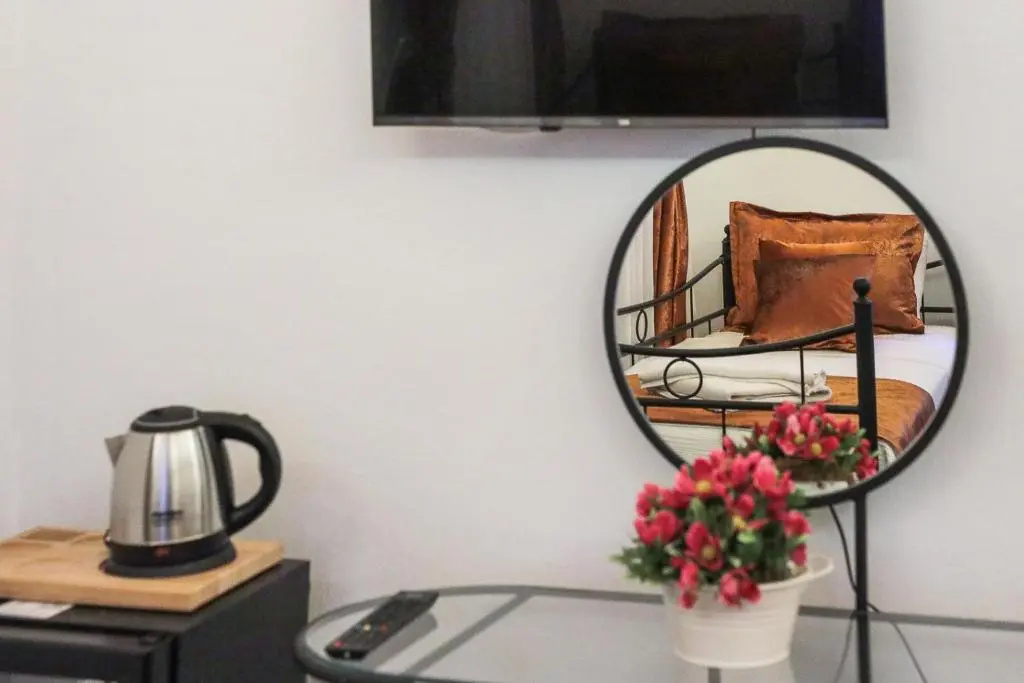 Deluxe Double room with balcony (full double bed)