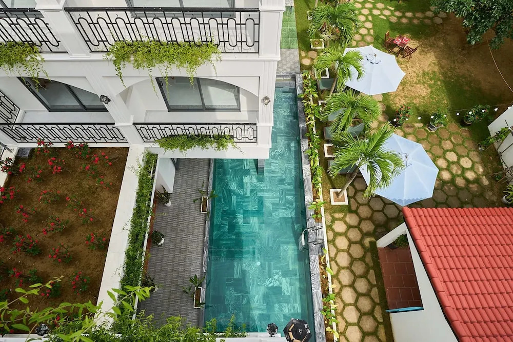 Legend Oasis Boutique Hoi An Hotel
