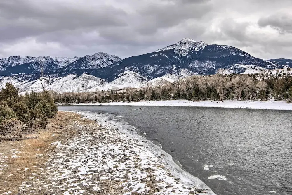 Inviting Townhome: 30 Mi to Yellowstone NP!