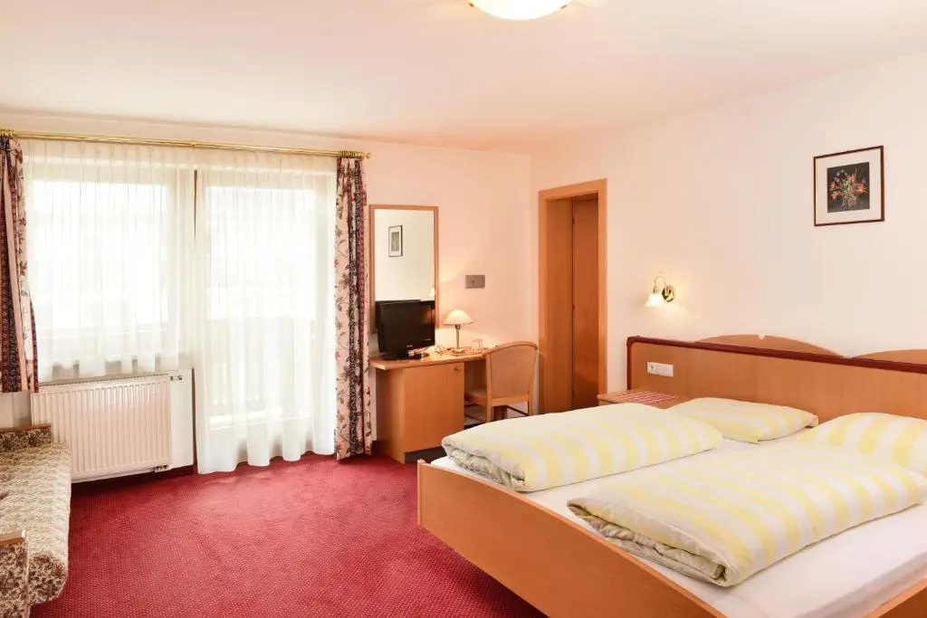 Standard Double room (full double bed)